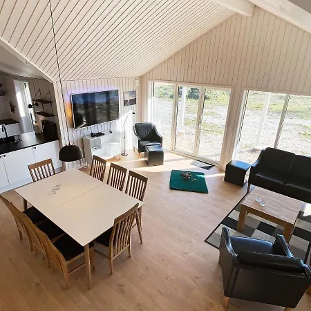 8 Person In Vaeggerlose * Bøtø By